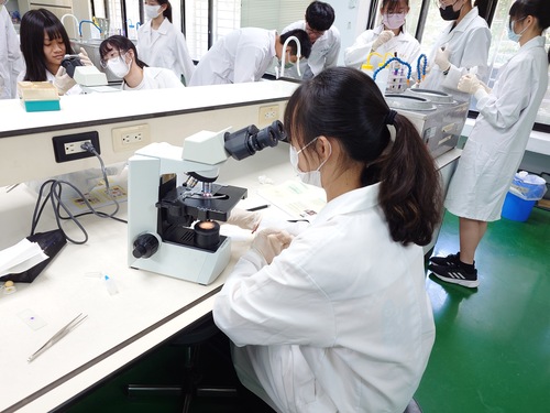 清大生物實作課程.